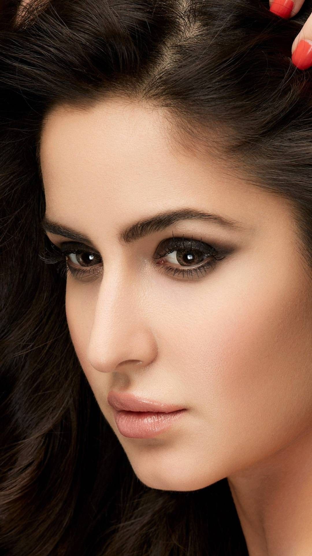 Katrina Kaif - HD Wallpaper 