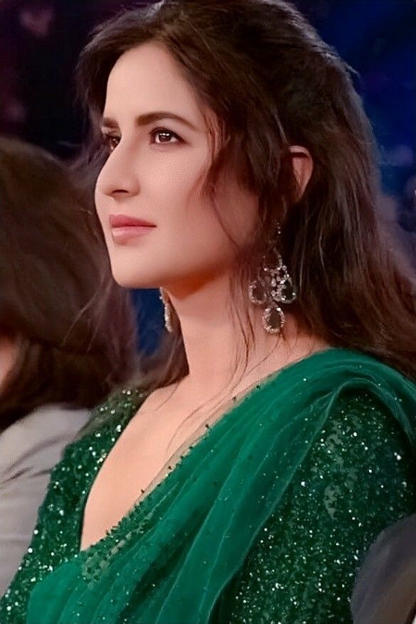 Aishwarya Rai In 20019 - HD Wallpaper 