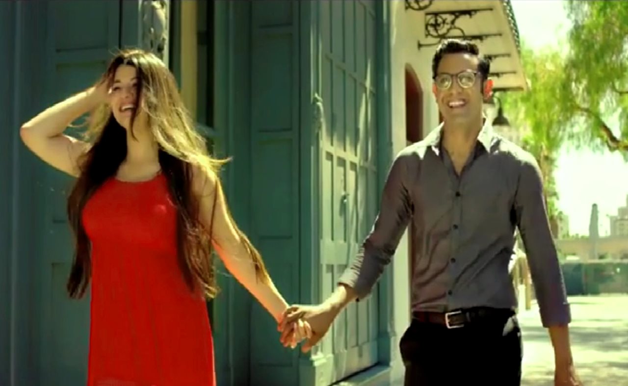 Gippy Grewal And Kainaat Arora In Punjabi Movie Faraar - Movie Faraar Kainaat Arora - HD Wallpaper 