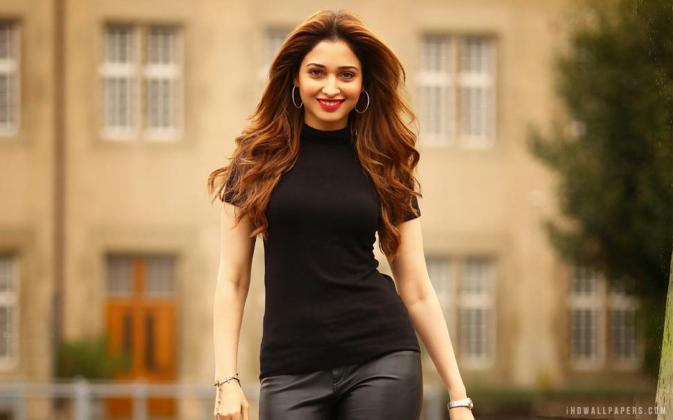 Tamannaah Bhatia In Bengal Tiger Movie Wallpaper,movie - HD Wallpaper 