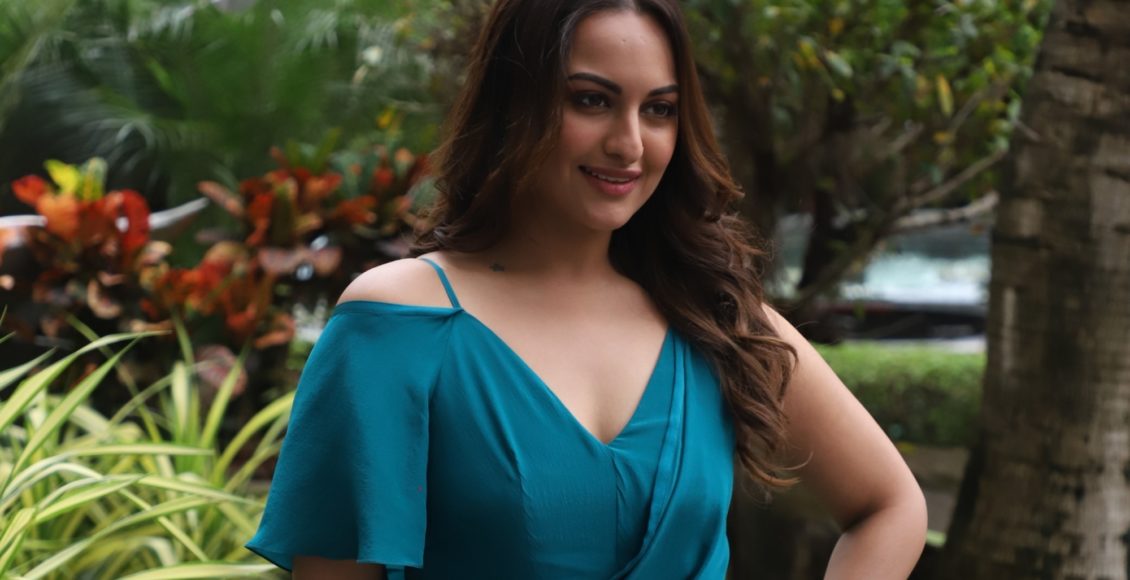 Sonakshi Sinha Sun On Sunday - HD Wallpaper 