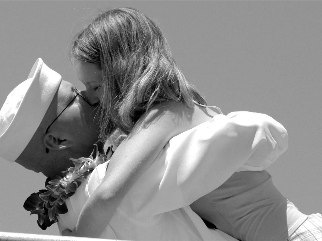 Returning From War Zone Wallpaper - Girl - HD Wallpaper 