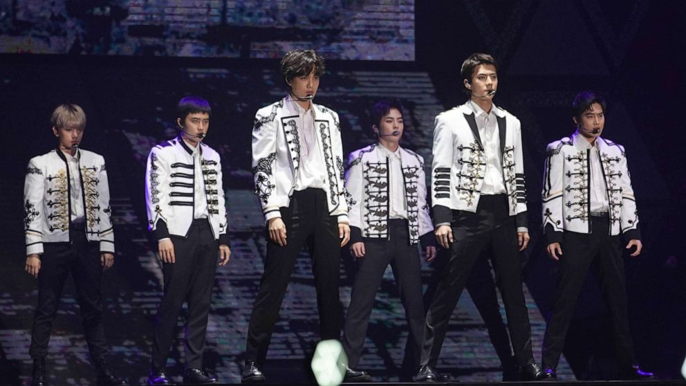 Exo Members Wallpaper - HD Wallpaper 
