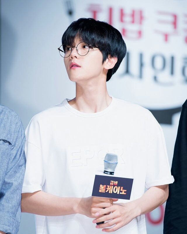 User Uploaded Image - Baekhyun Glasses - HD Wallpaper 