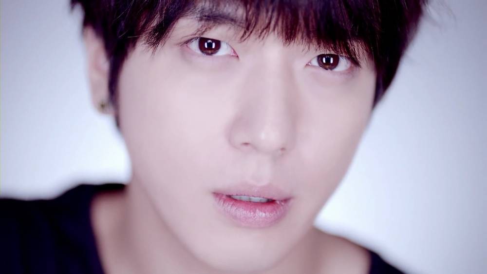 Jung Yong Hwa Eyes - HD Wallpaper 