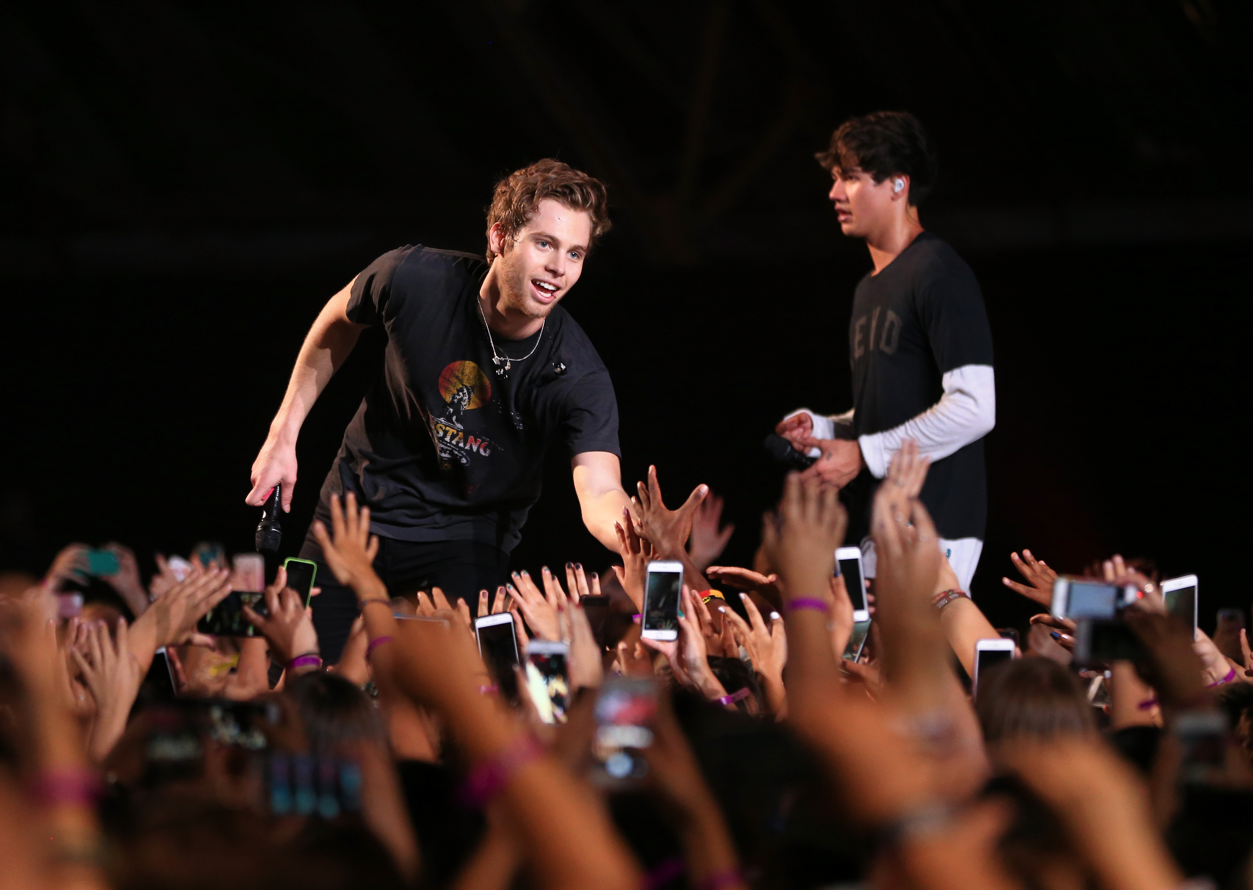 Vevo Certified Live - Performance - HD Wallpaper 