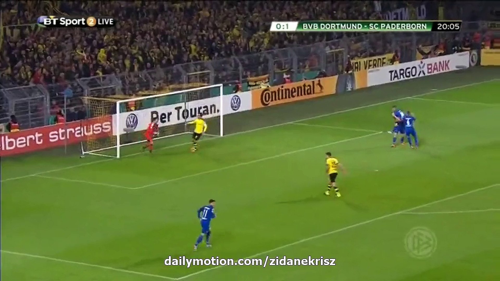 Dribble A Soccer Ball - HD Wallpaper 