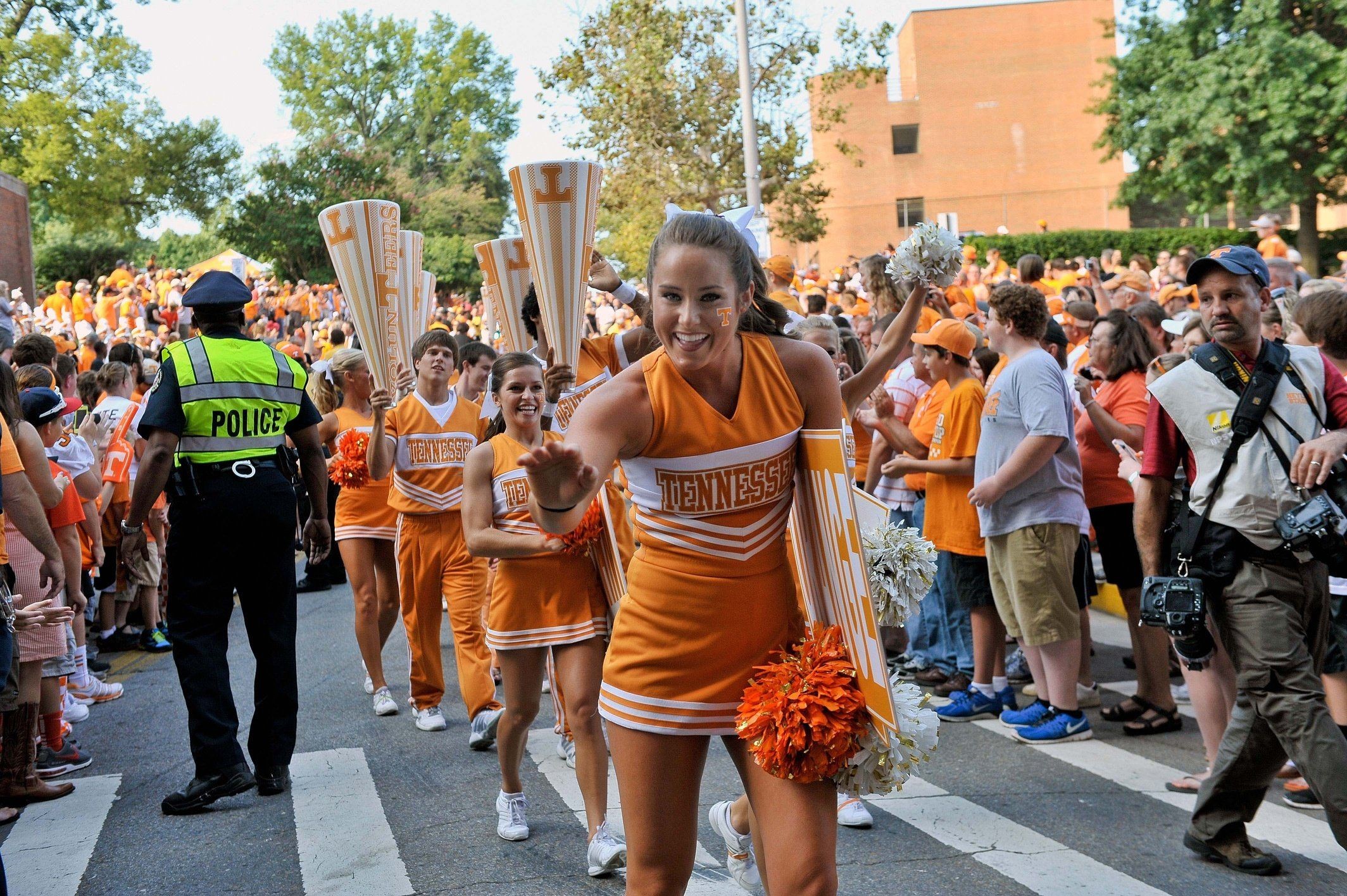 2128x1416, Tennessee Volunteers Football College Cheerleader - Tennessee Volunteers Football - HD Wallpaper 