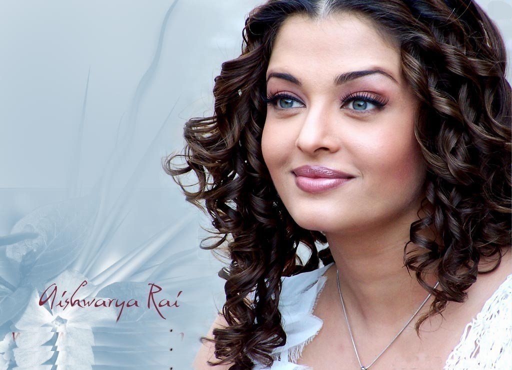 Aishwarya Rai - Indian Model With Blue Eyes - HD Wallpaper 