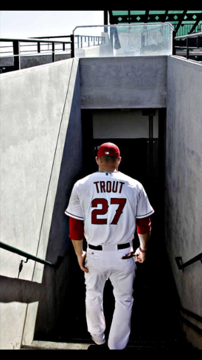 Pro Sports Fandom On Twitter Best Player In The Mlb - Mike Trout Iphone Background - HD Wallpaper 