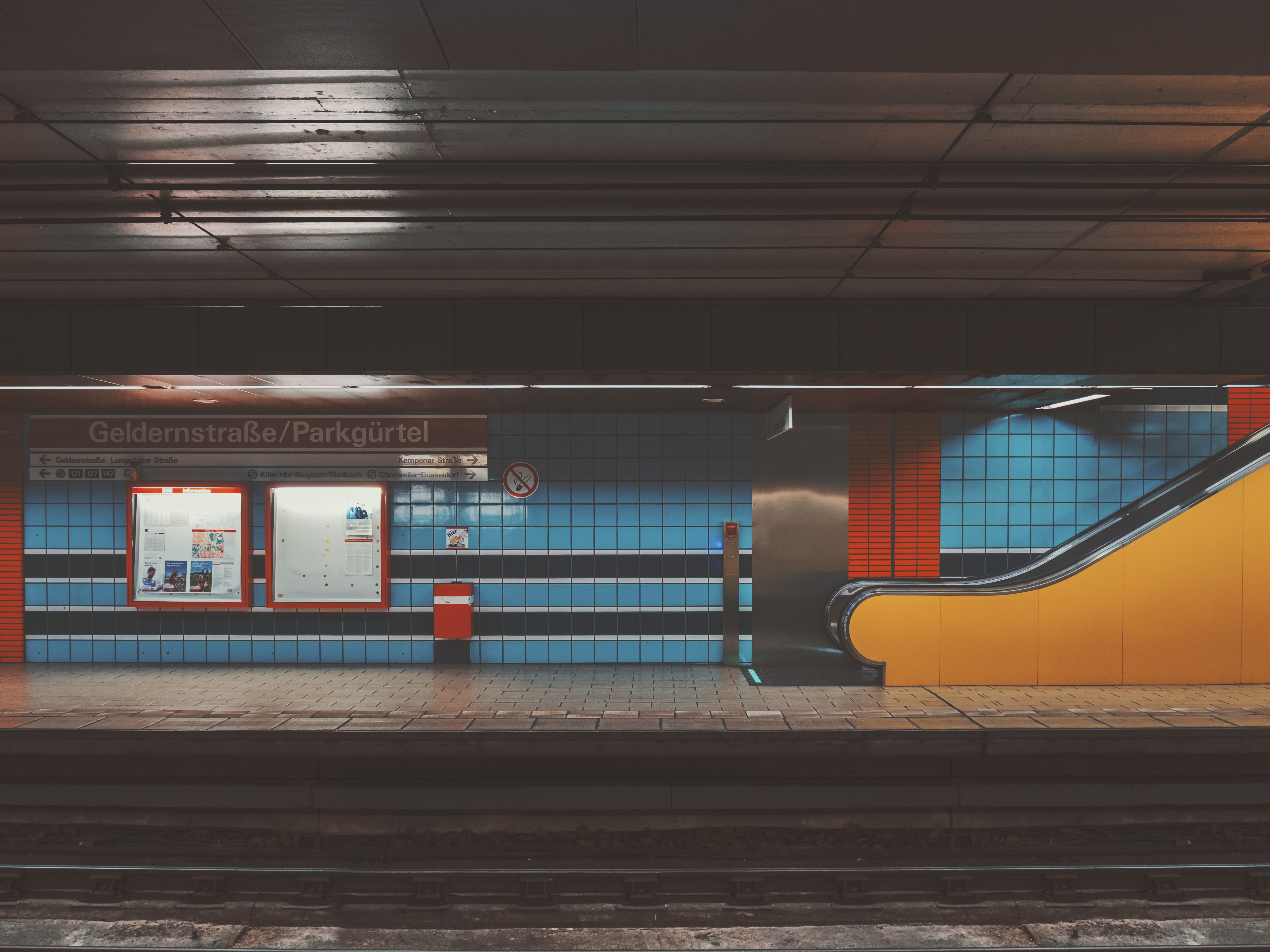 Train Station - HD Wallpaper 