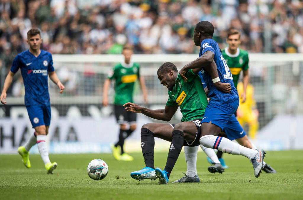 Kick Up A Soccer Ball - HD Wallpaper 