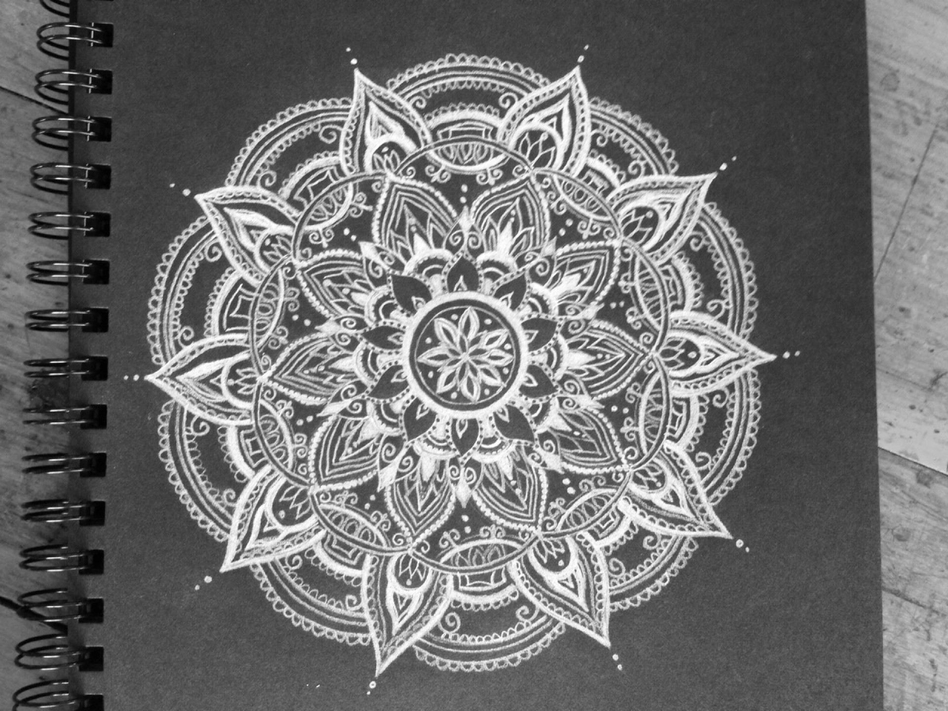 Download Mandala Tumblr Black And White Background - Mandala - HD Wallpaper 