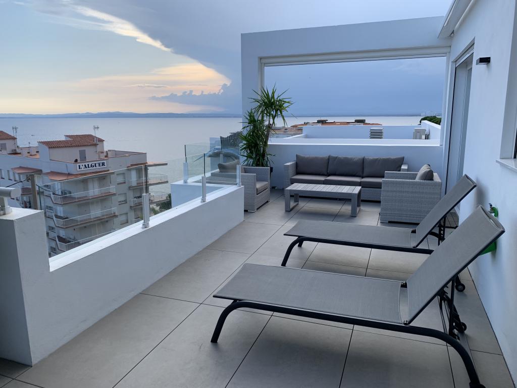 Balcony - HD Wallpaper 