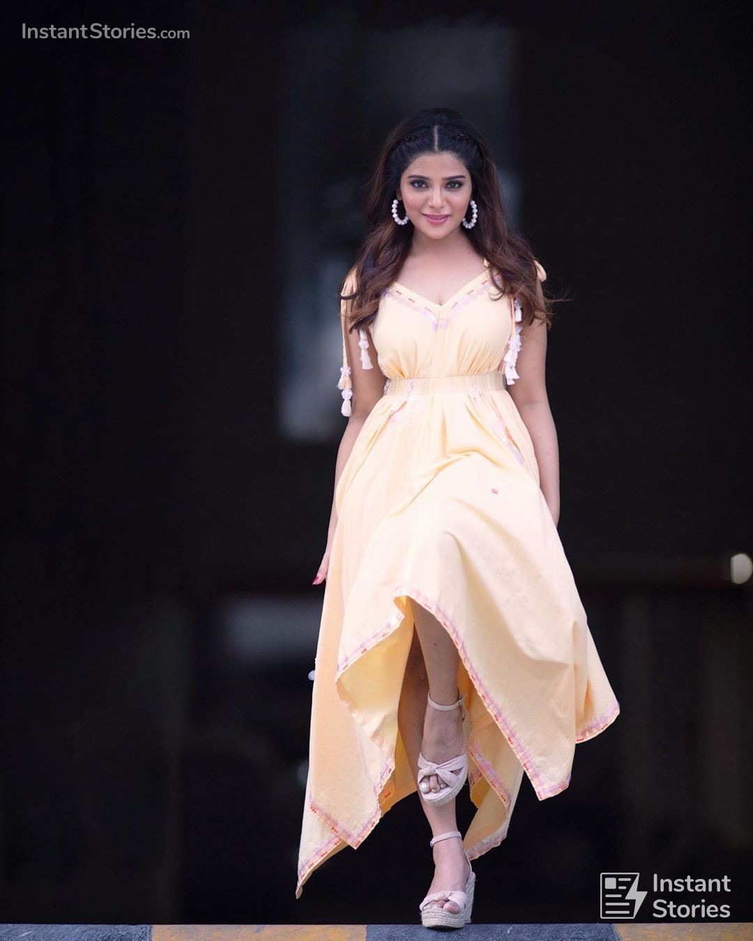 Aathmika Beautiful Hd Photos & Mobile Wallpapers Hd - Aathmika New - HD Wallpaper 