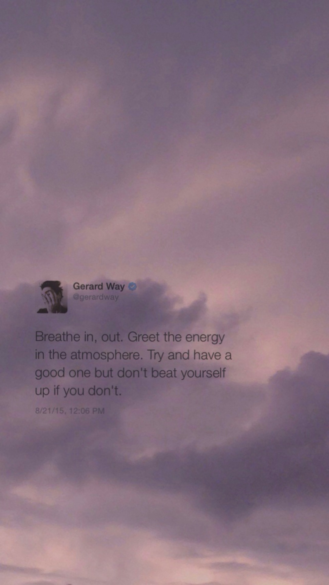 Gerard Way Tweets - HD Wallpaper 