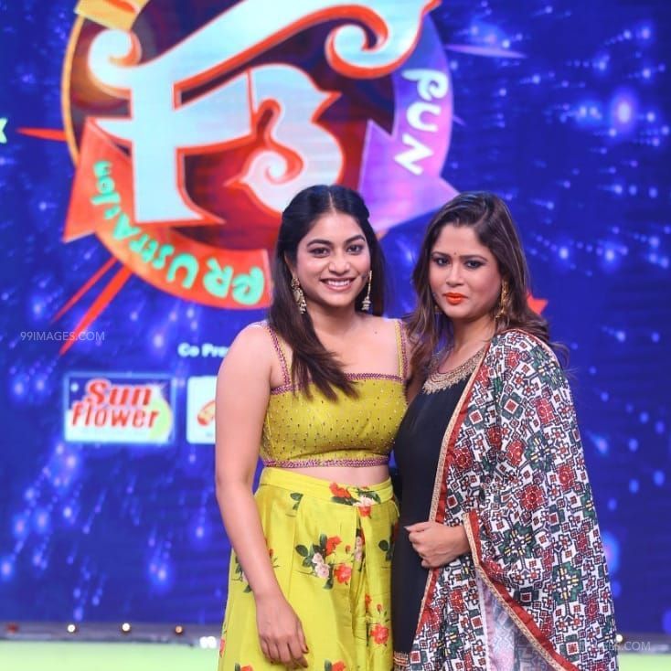 Shilpa Chakravarthy Latest Hot Beautiful Photos / Wallpapers - HD Wallpaper 