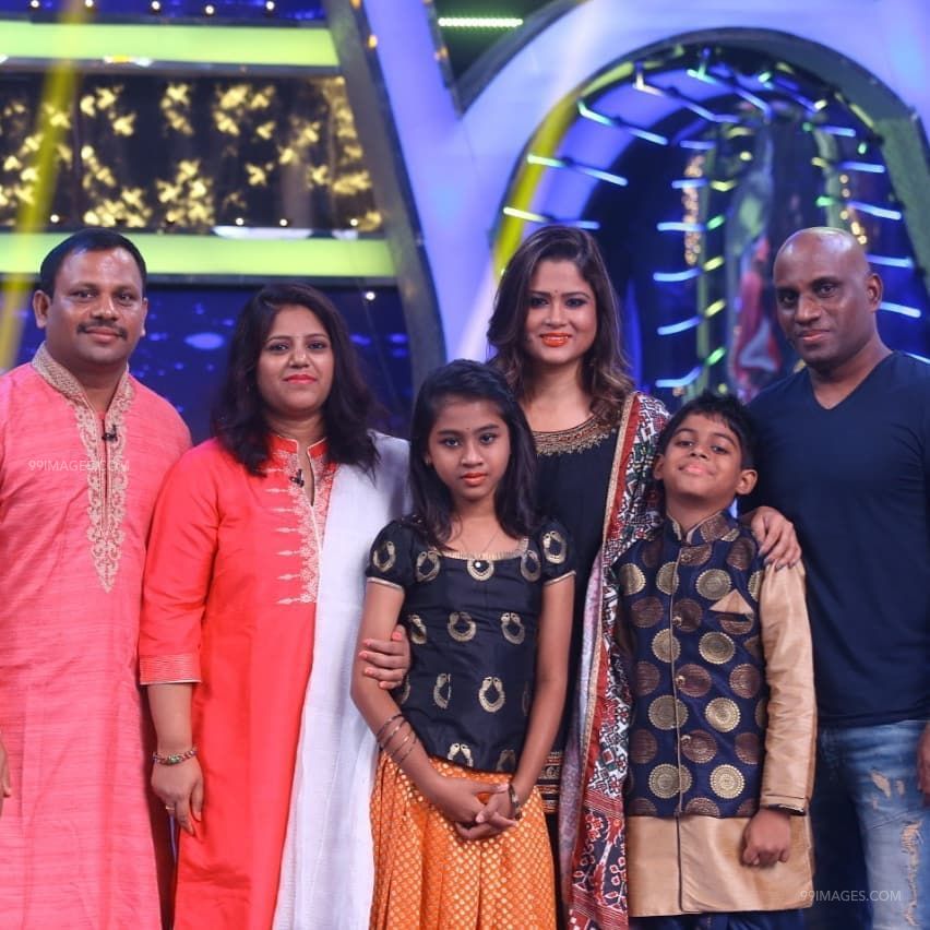 Shilpa Chakravarthy Latest Hot Beautiful Photos / Wallpapers - Decoration - HD Wallpaper 