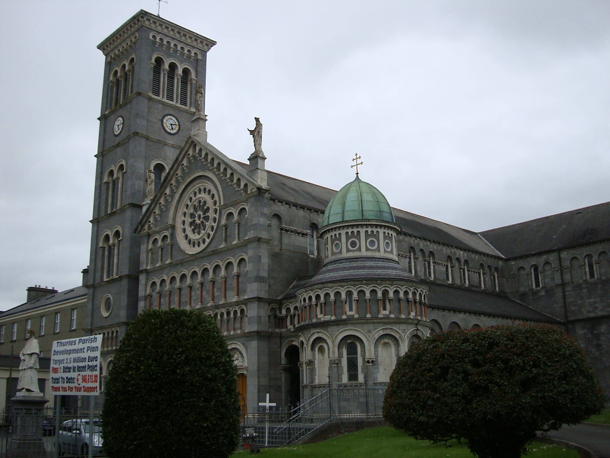 Thurles Cathedral - HD Wallpaper 