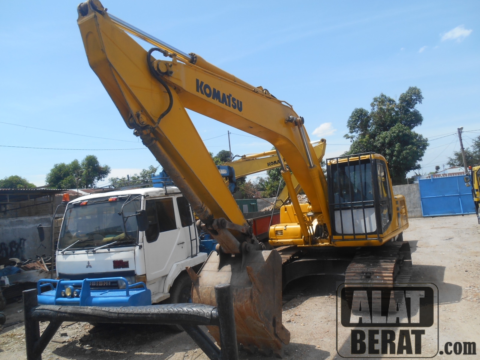 Alatberat - Crane - HD Wallpaper 