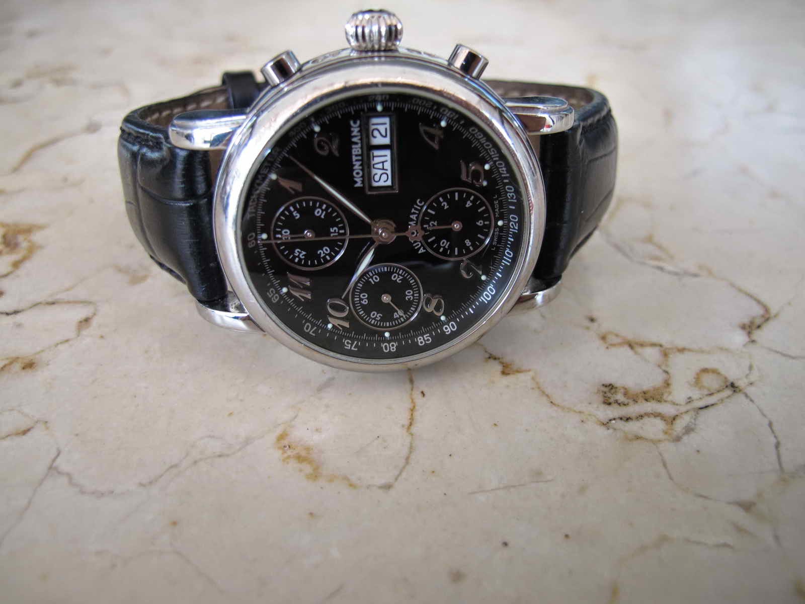 Analog Watch - HD Wallpaper 