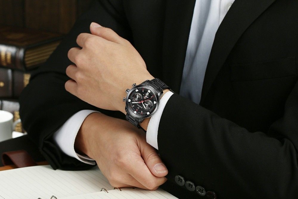 Kamu Bisa Kenali Karakter Seseorang Melalui Caranya - Cowok Pake Jam Tangan - HD Wallpaper 