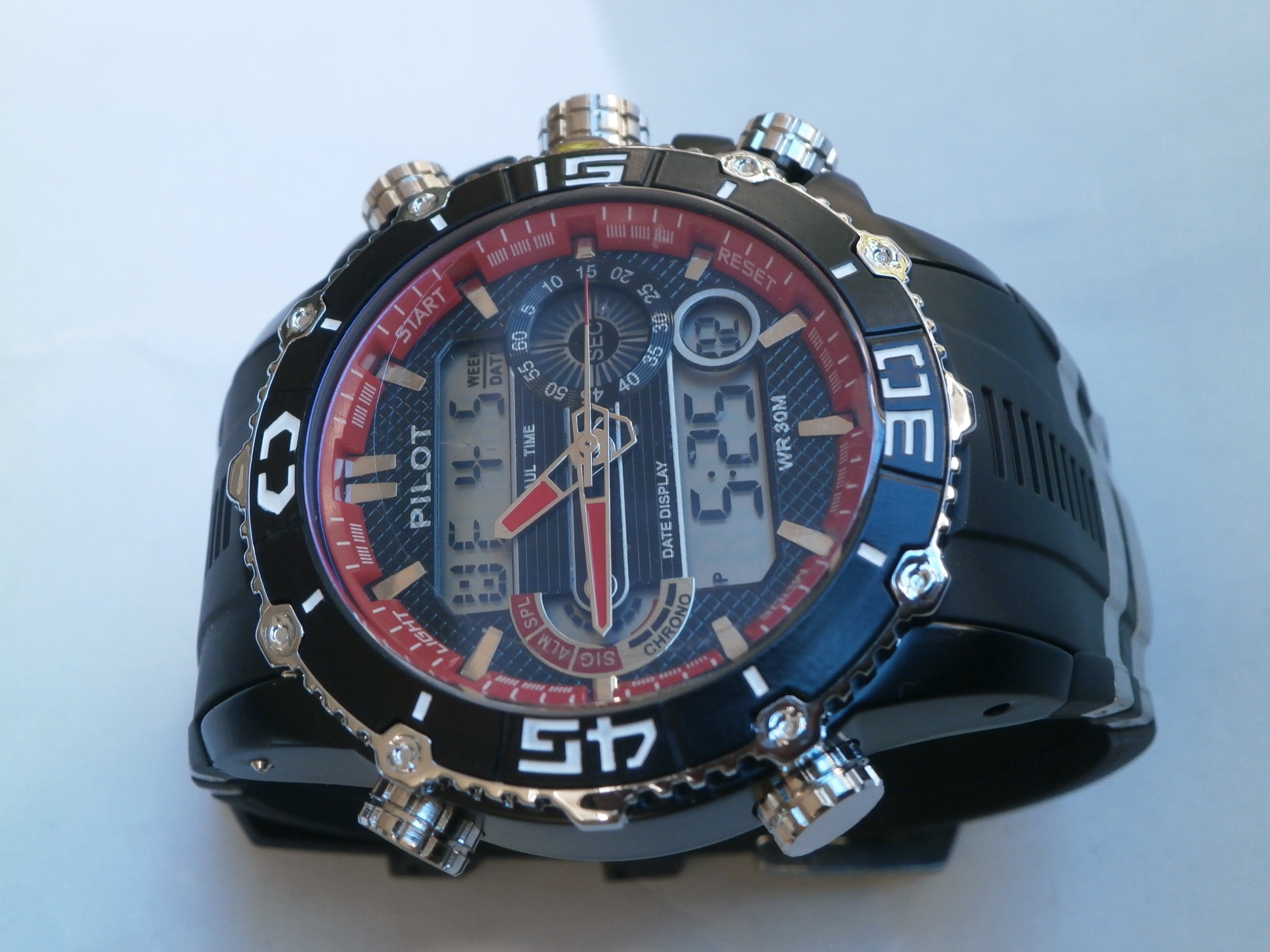 Analog Watch - HD Wallpaper 