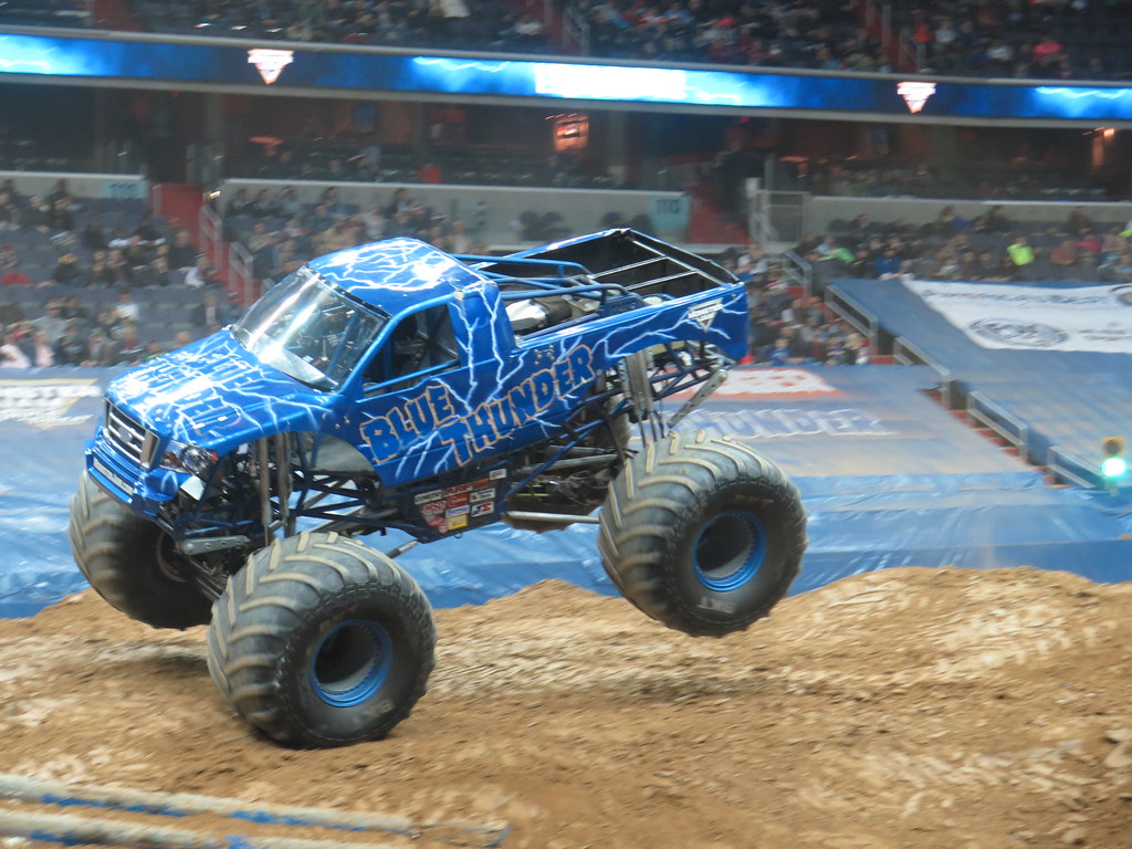 Monster Jam Picture Blue Thunder - HD Wallpaper 