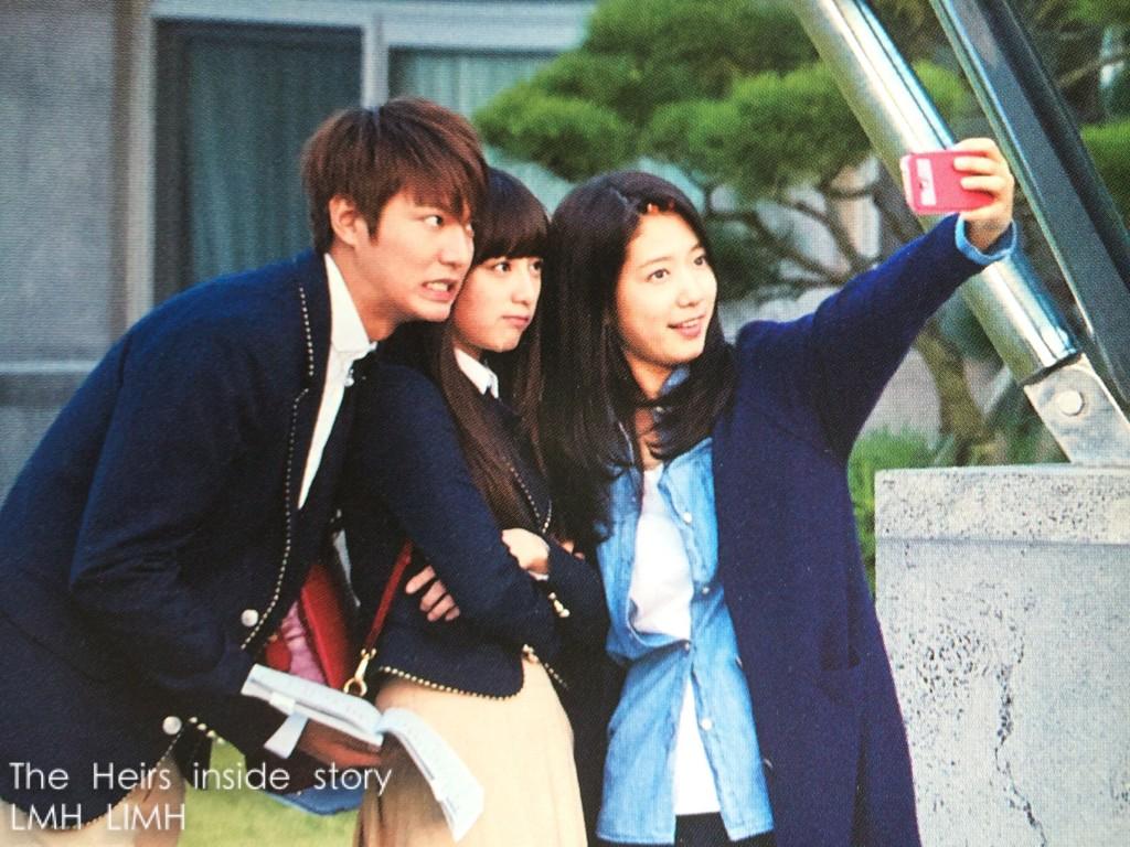 Lee Min Ho With Park Shin Hye - HD Wallpaper 