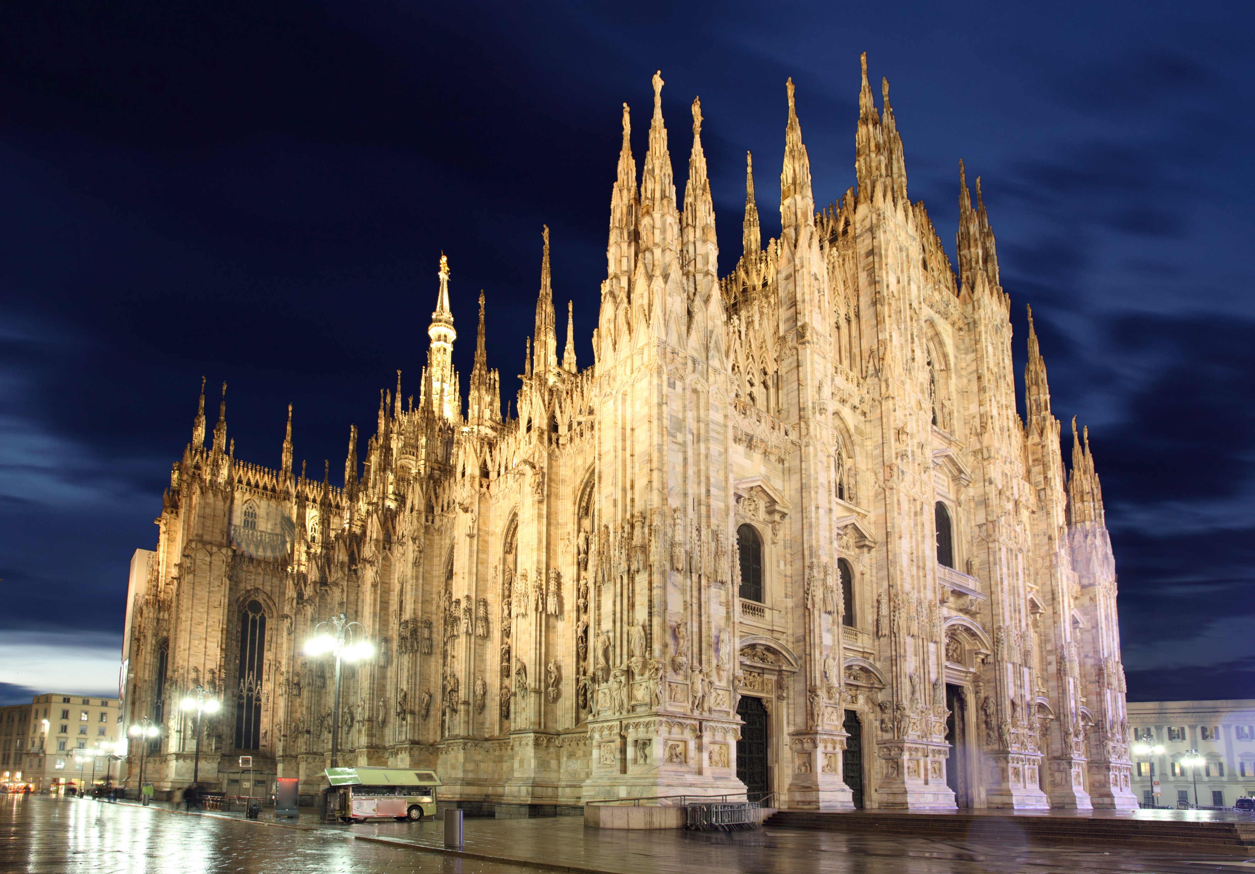 Milan Cathedral - HD Wallpaper 