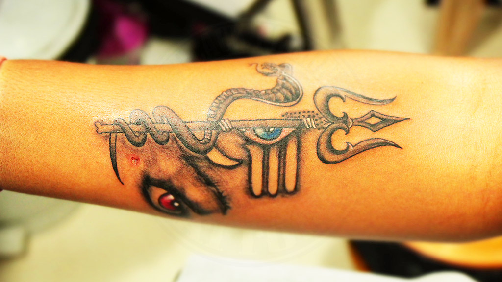 Lord Shiva Tattoo On Hand Lord Shiva Tattoo On Forearms - Trishul With Snake Tattoo - HD Wallpaper 