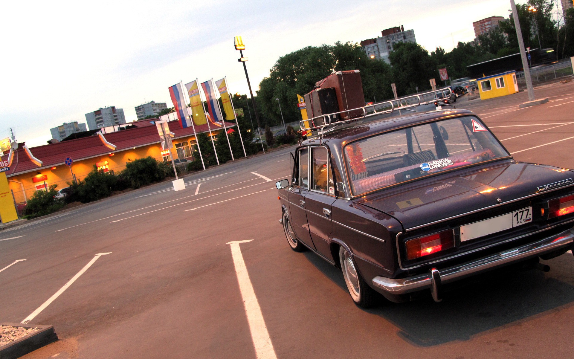 Lada - HD Wallpaper 