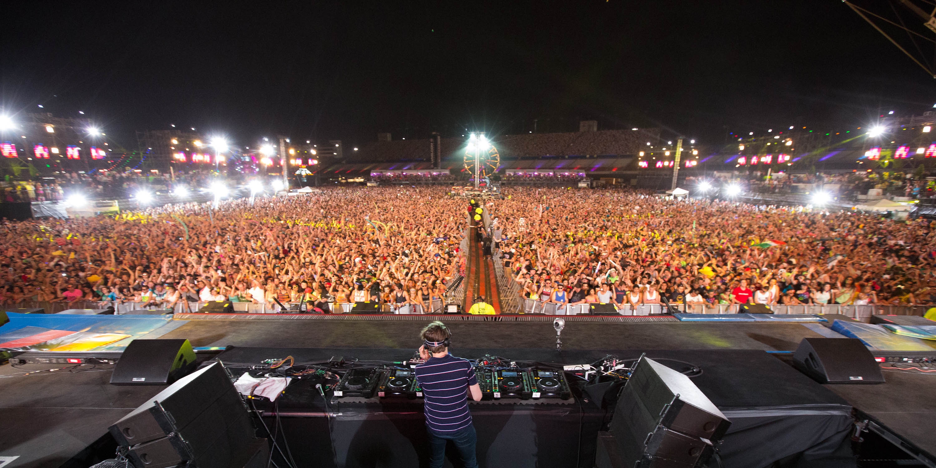 Tomorrowland View From Stage - HD Wallpaper 