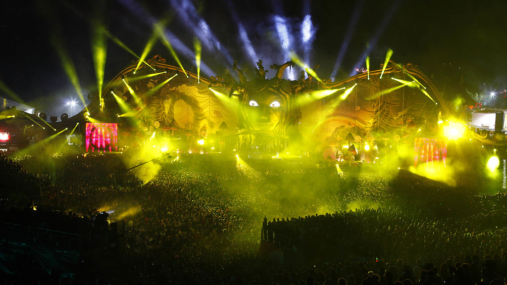 Tomorrowland 2011 - HD Wallpaper 