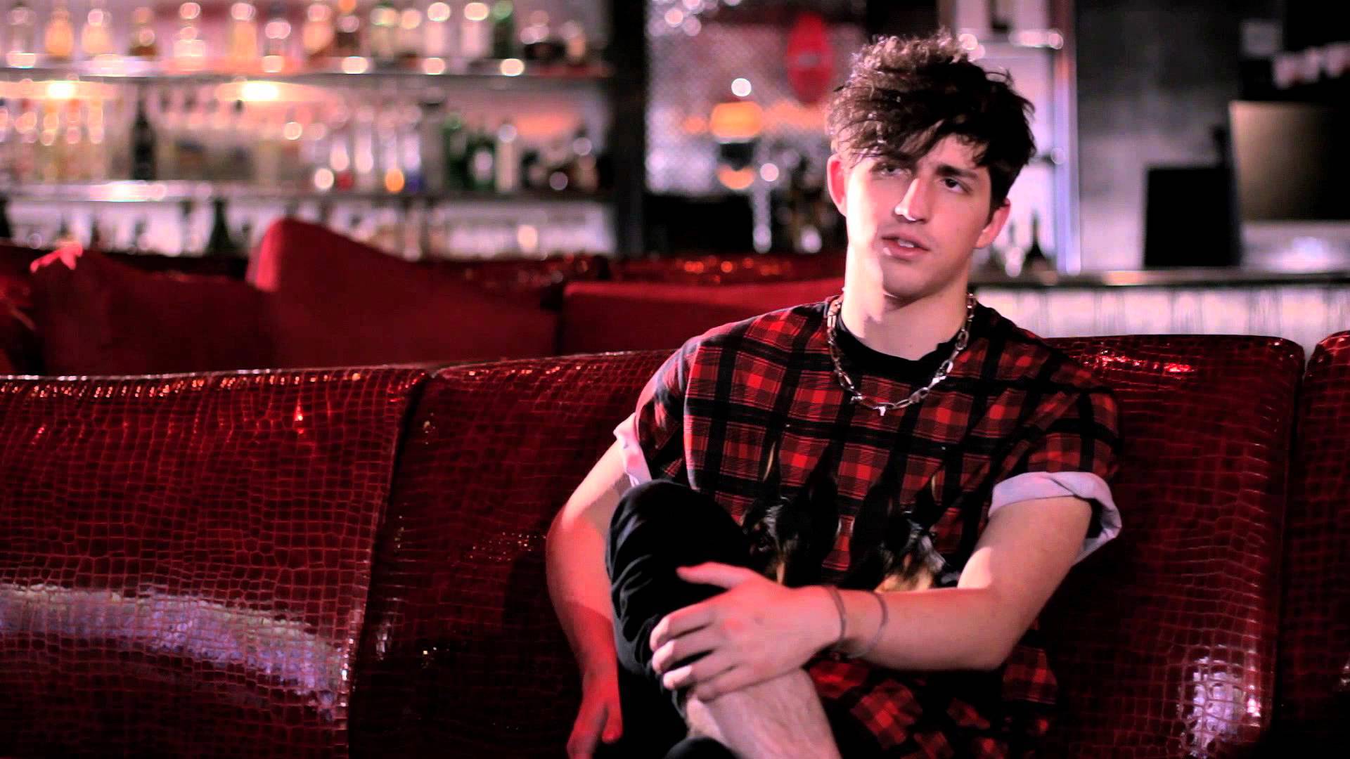 Porter Robinson Wallpaper - HD Wallpaper 