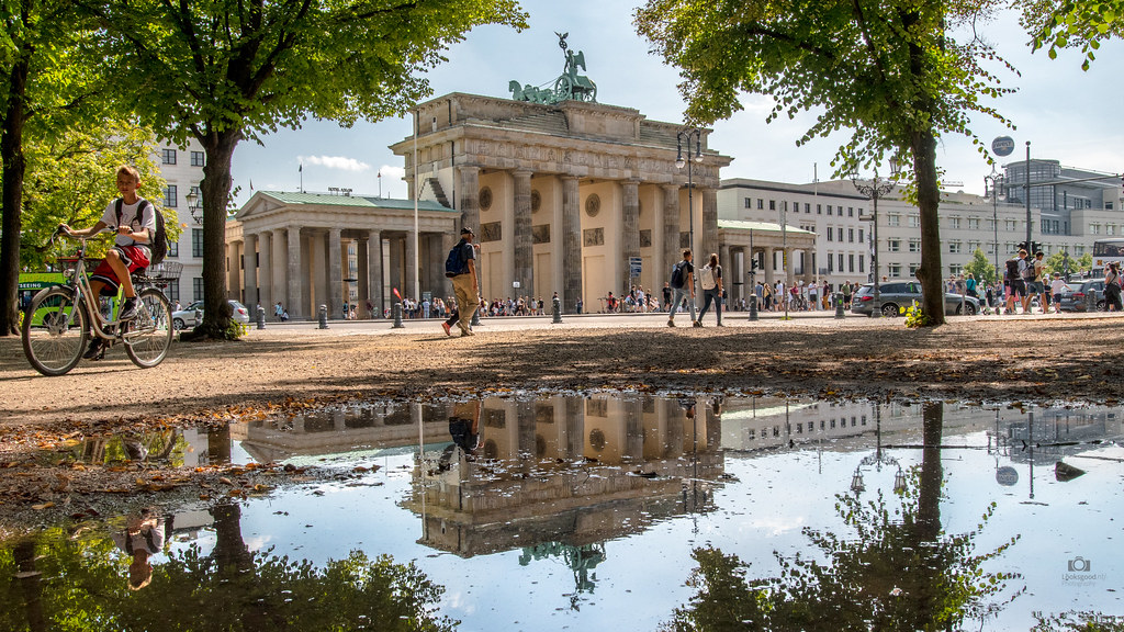 Berlin Brandenburger Tor 4k Wallpaper / Desktop Background - Brandenburg Gate - HD Wallpaper 