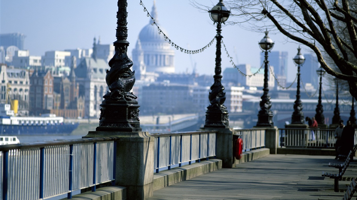 Thames Street Lights-london Photography Wallpapers2012 - St Paul's Cathedral - HD Wallpaper 
