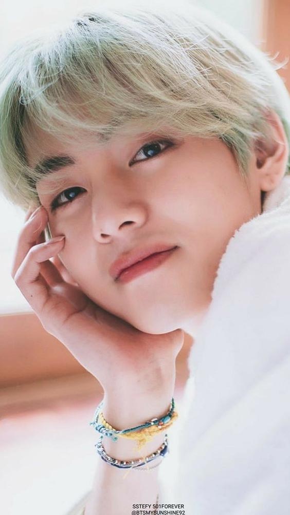 Taehyung Bts 564x1003 Wallpaper Teahub Io