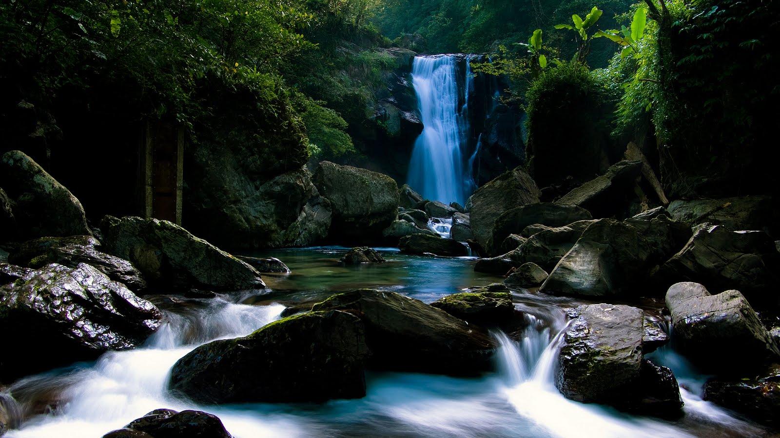 Amazing Waterfall Widescreen High Resolution Wallpaper - Cool High Resolution 1600 X 900 - HD Wallpaper 