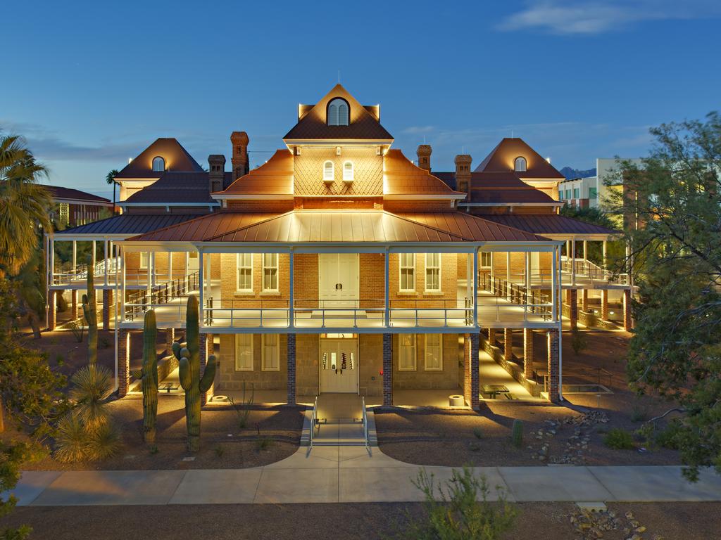 Old Main Campus University Of Arizona - HD Wallpaper 