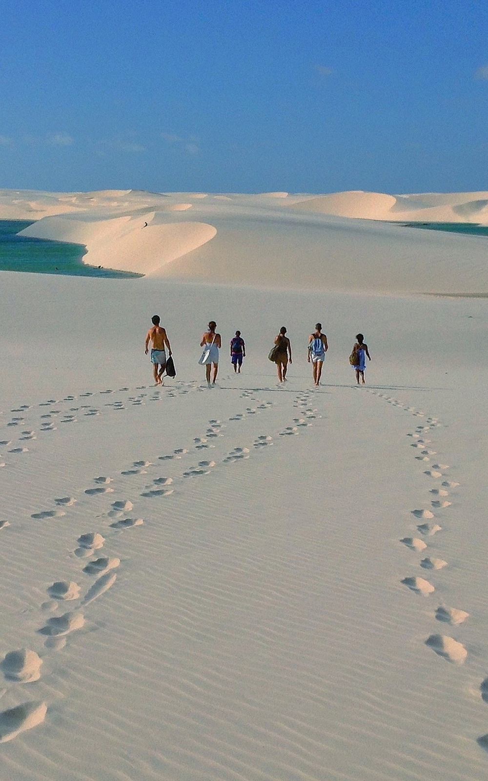 Foot Print In Desert - HD Wallpaper 