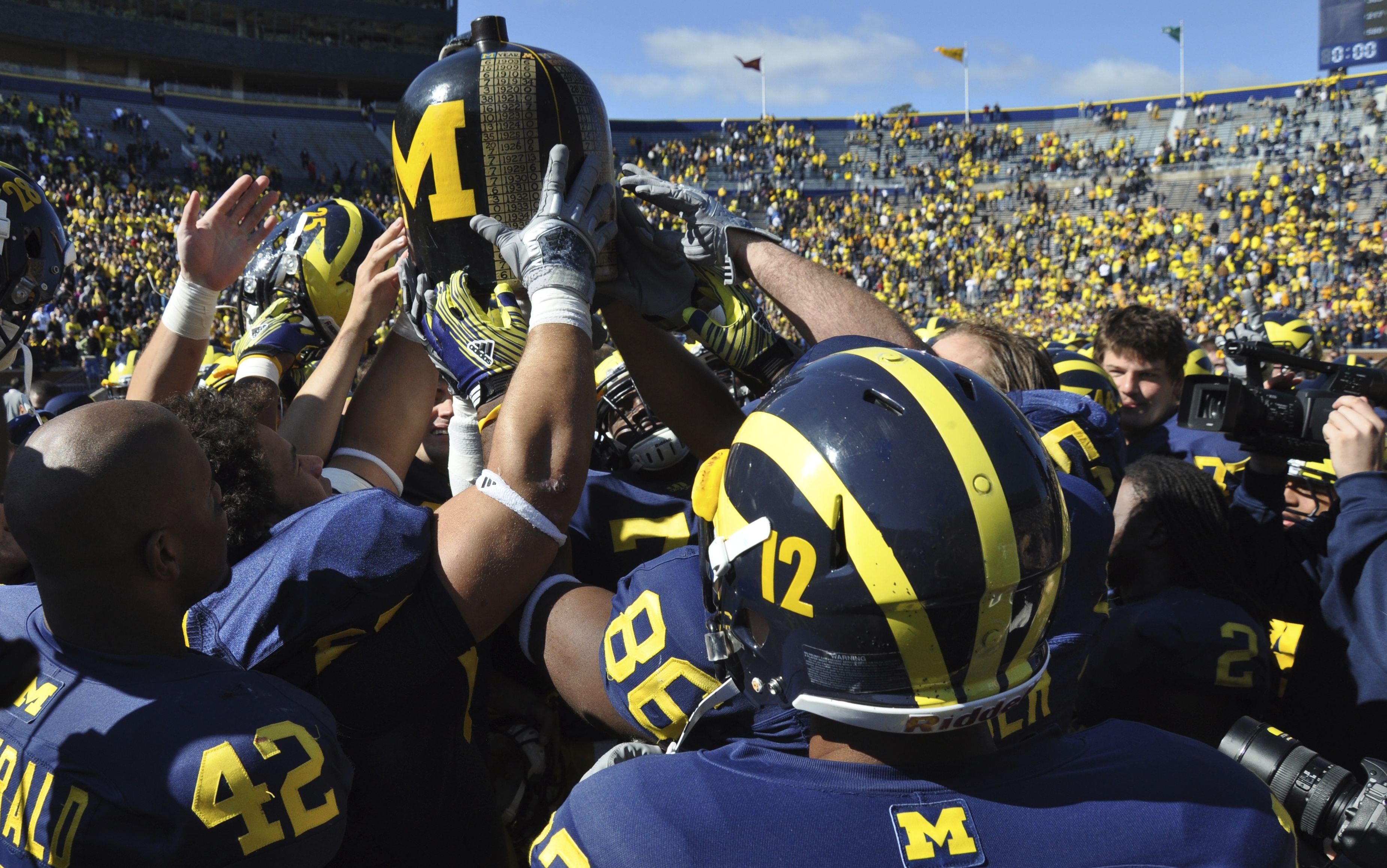 Michigan Wolverines Football - HD Wallpaper 