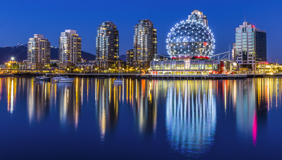 Night, Canada, Yaletown, Canada, Lights, City, Vancouver, - Building Reflection On Water - HD Wallpaper 