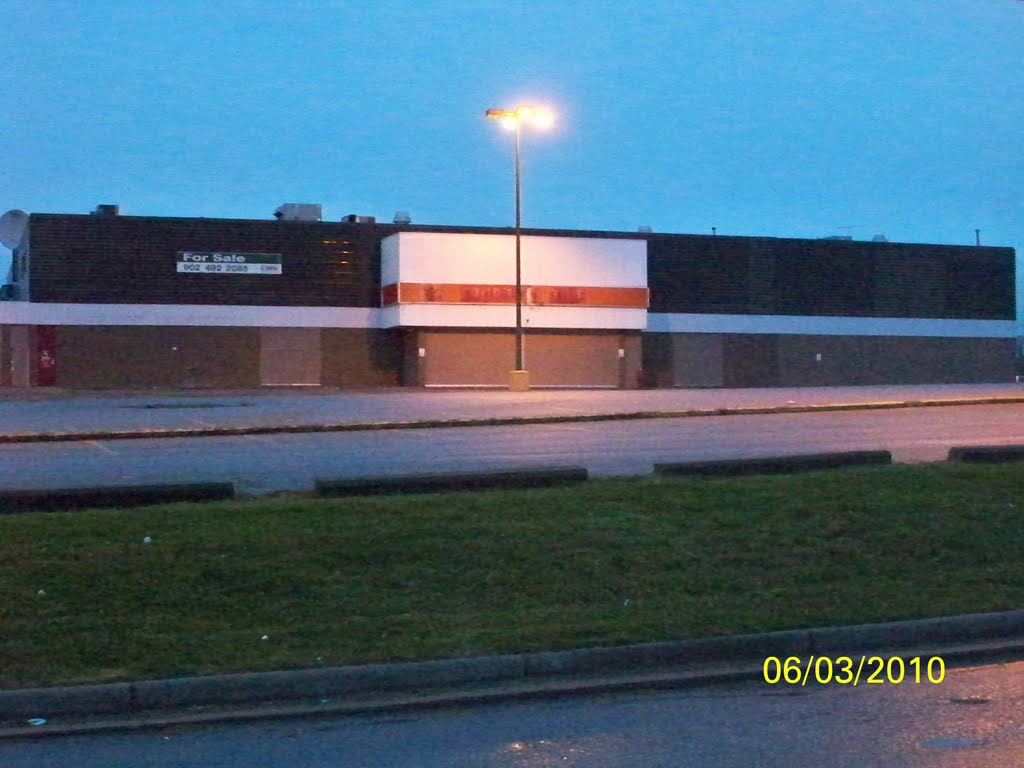 Old Canadian Tire Building - Curb - HD Wallpaper 