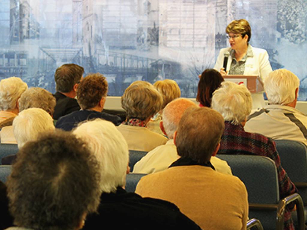 Lecture - HD Wallpaper 