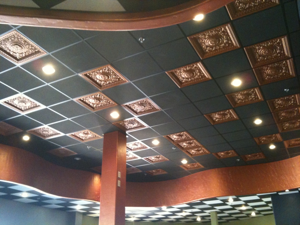 Elegant Faux Tin Ceiling Tiles In Golden And Dark With - Copper Tile Drop Ceiling - HD Wallpaper 