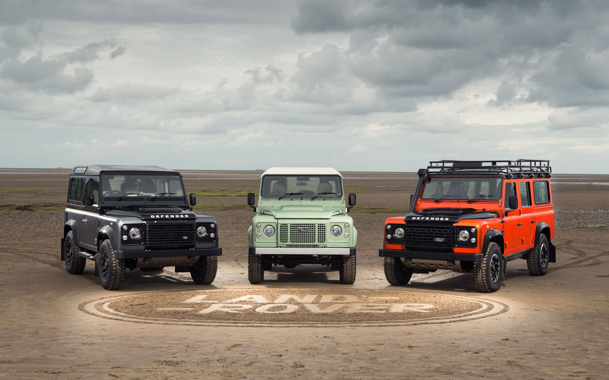 Limited Edition Land Rover Defender 2015 - HD Wallpaper 
