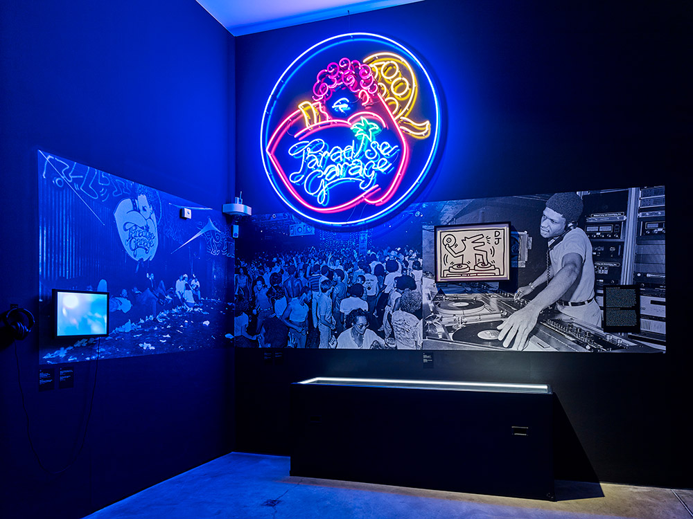 Night Fever En El Vitra Design Museum - HD Wallpaper 