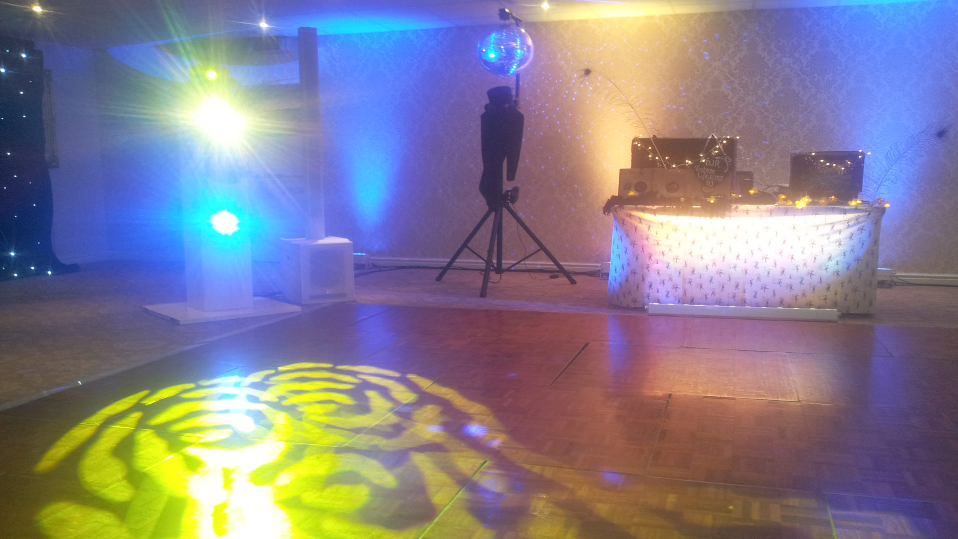 Security Lighting - HD Wallpaper 