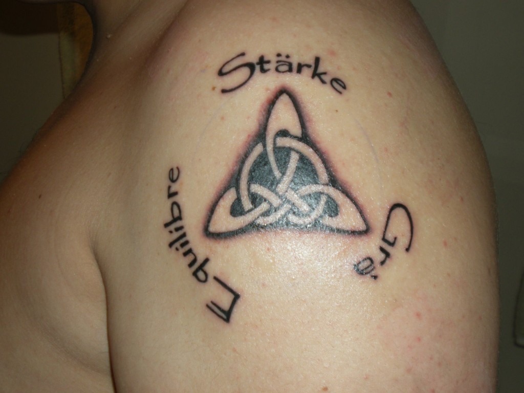 Left Shoulder Celtic Tattoo For Men - Irish Celtic Knot Tattoo - 1024x768 Wallpaper Left Shoulder Celtic Tattoo For Men - Irish Celtic Knot Tattoo - 1024x768 Wallpaper